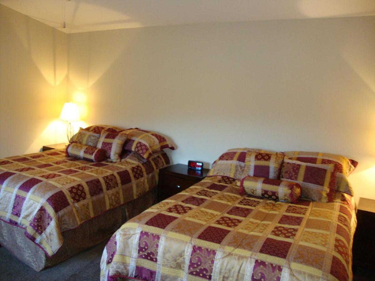 Helmcken Falls Lodge Cabin Rooms And Rv Park Клиъруотър Екстериор снимка