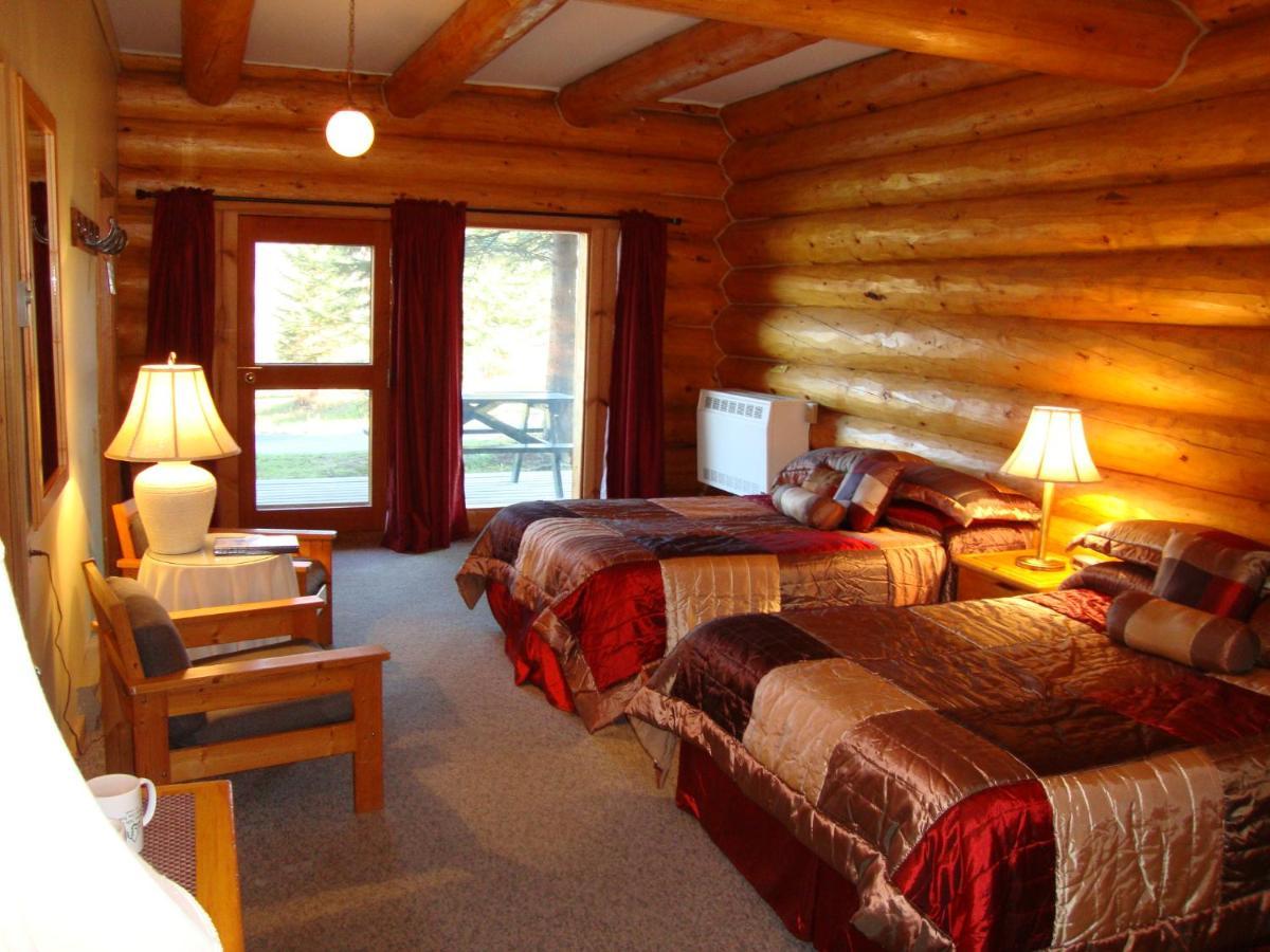 Helmcken Falls Lodge Cabin Rooms And Rv Park Клиъруотър Екстериор снимка