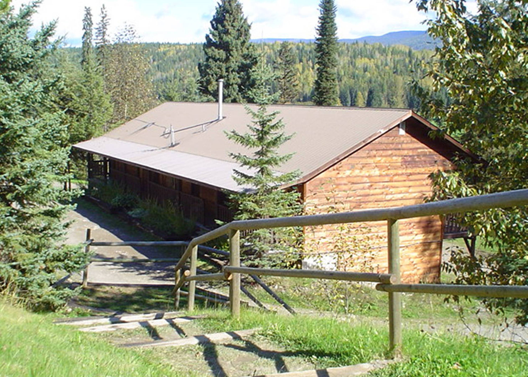 Helmcken Falls Lodge Cabin Rooms And Rv Park Клиъруотър Екстериор снимка