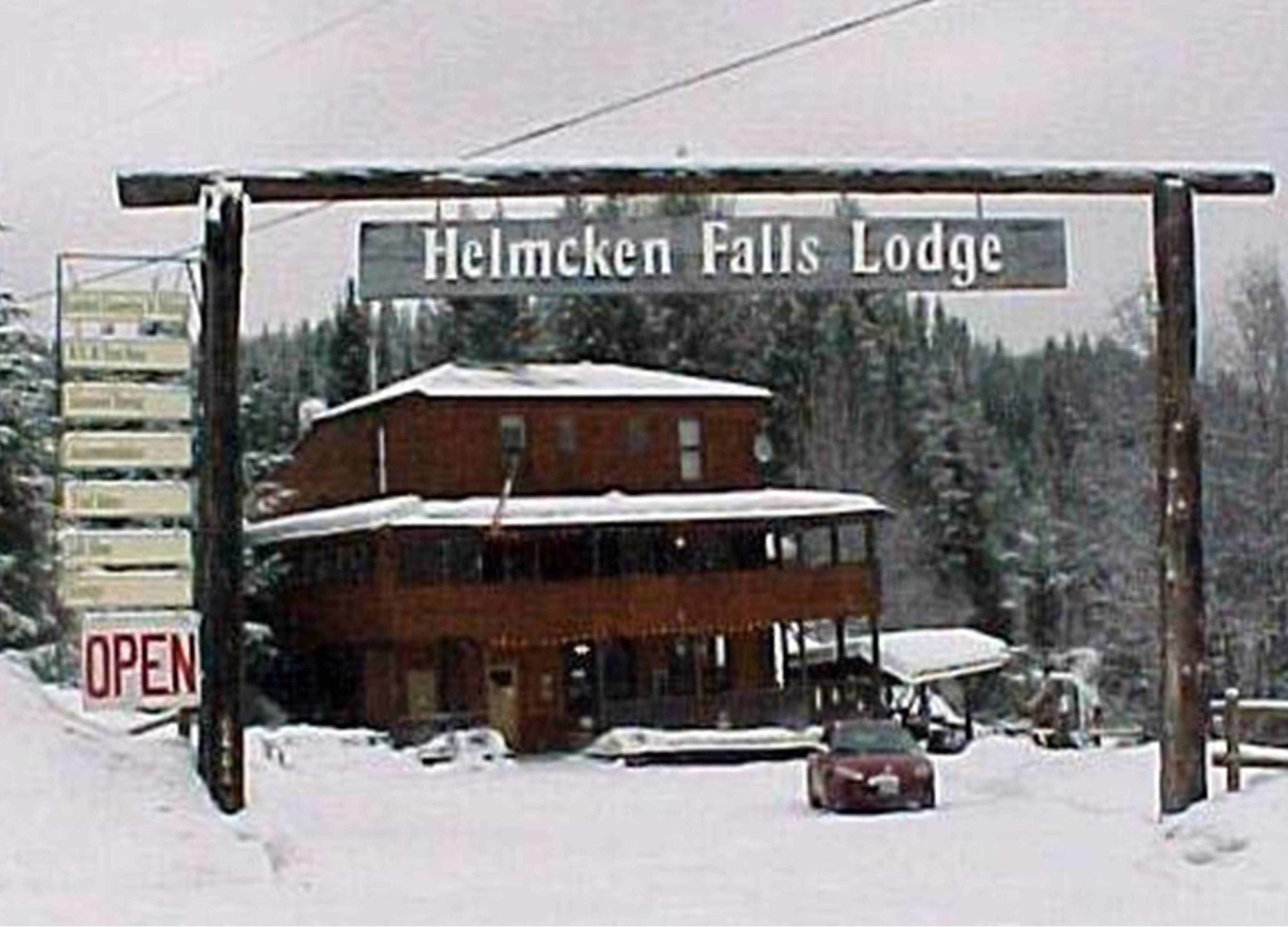 Helmcken Falls Lodge Cabin Rooms And Rv Park Клиъруотър Екстериор снимка