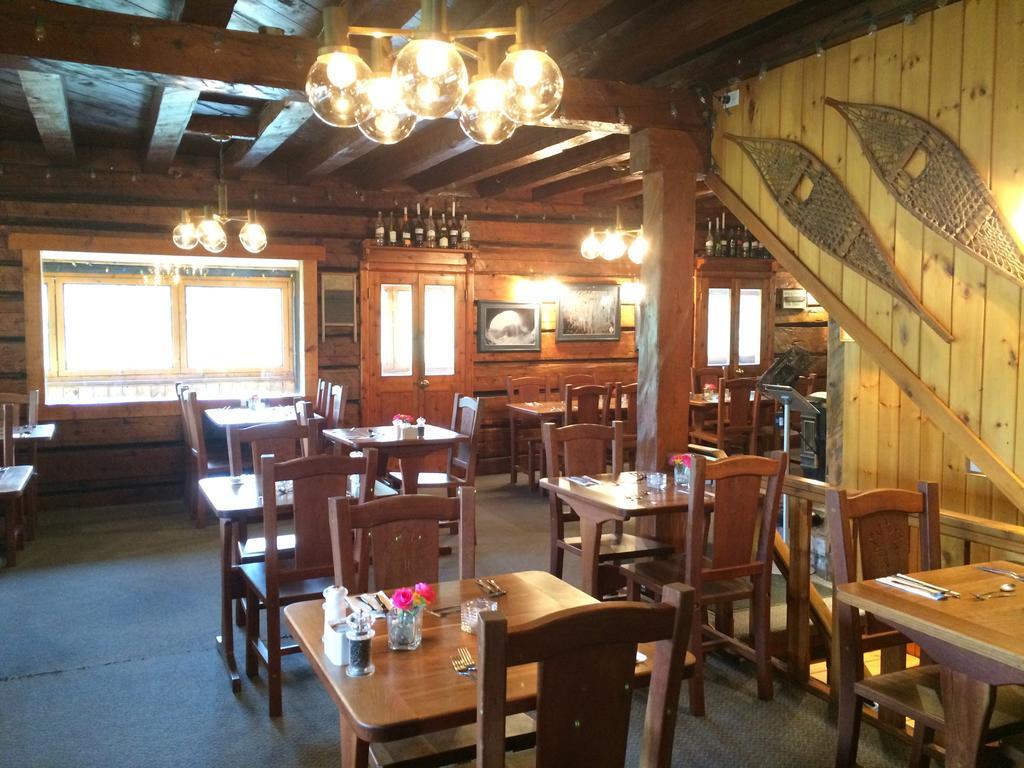 Helmcken Falls Lodge Cabin Rooms And Rv Park Клиъруотър Екстериор снимка